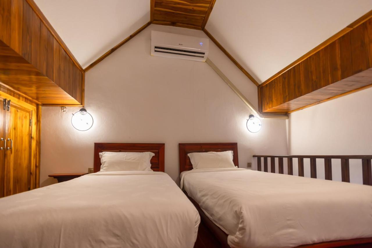 Wisdom Mystery Hotel Luang Prabang Buitenkant foto
